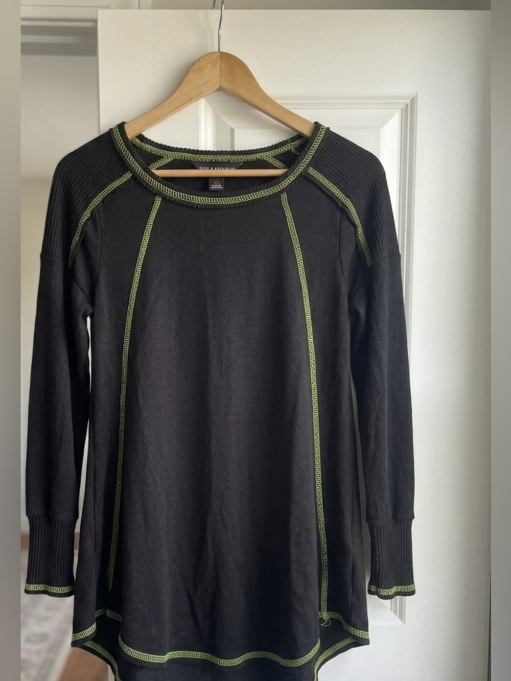 Rock & Republic Black Long Sleeve Thermal Tunic Lime Green Stitch EUC XS